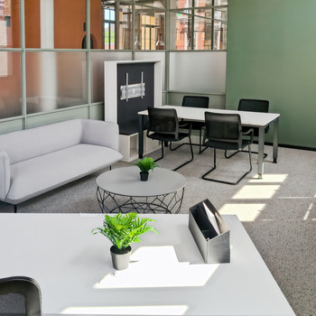 Wunderschön eingerichtete Büroräume für 3 Personen in Spaces Die Fabrik
