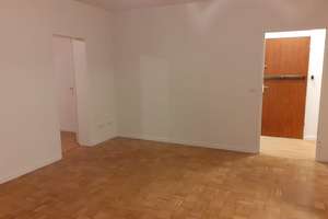 Stilvolle 2-Zimmer-Wohnung mit Balkon und Einbauküche in Hamburg – Meiendorfer Straße 25, 22145 Rahlstedt, Hamburg – Vorschaubild 3