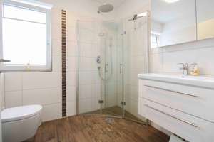 Creme de la Creme: Neuwertiges Einfamilienhaus mit 2 Einfahrten, eine Garage, PV und Solaranlage  – Die vollständige Adresse der Immobilie erhältst du vom Anbieter., 87439 Heiligkreuz/Neuhausen, Kempten (Allgäu) – Vorschaubild 19