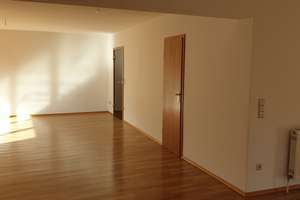 Helle 4-Zimmer-Wohnung auf 2 Ebenen mitten im Zentrum für max. eine Fam. mit 3 Personen – Reitschulgasse 4, 85049 Mitte, Ingolstadt – Vorschaubild 7