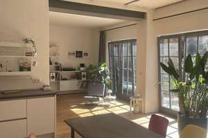 Traumhafte 4. Zi. Maisonette-Wohnung in saniertem Denkmal-Altbau, idyllischer Innenhof in Ehrenfeld – Die vollständige Adresse der Immobilie erhältst du vom Anbieter., 50823 Ehrenfeld (Ortsteil), Köln – Vorschaubild 2