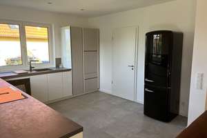 Neuwertiges Haus in Estenfeld –  A+, Ruhelage, Home-Office, Traumblick in – Am Wengert 33, 97230 Estenfeld – Vorschaubild 11