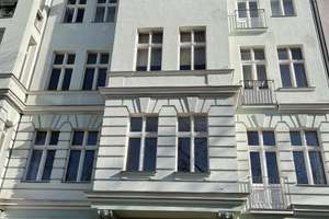 Wohnen mit Charakter: Dachgeschosswohnung in Friedenau – Friedrich-Wilhelm-Platz 15, 12161 Friedenau, Berlin – Vorschaubild 3