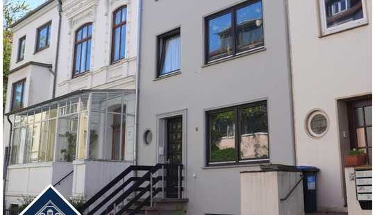 Bild von Stilvolles 3-Parteienhaus im Bremer Viertel
Ideal für Kapitalanleger oder Selbstnutzer