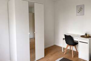 Möbliertes WG-Zimmer mit Balkon am Westkreuz – Die vollständige Adresse der Immobilie erhältst du vom Anbieter., 81243 Aubing-Süd, München – Vorschaubild 1