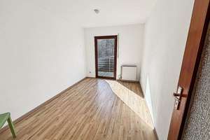 Familienfreundliches Reihenmittelhaus mit Süd-West-Terrasse in Nürnberg-Laufamholz – Die vollständige Adresse der Immobilie erhältst du vom Anbieter., 90482 Laufamholz, Nürnberg – Vorschaubild 9