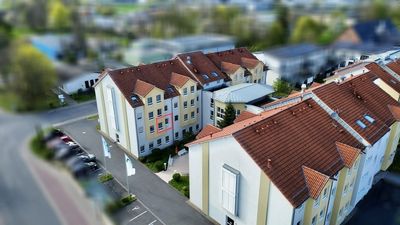 Ca. 5,5% Rendite mit langfristigem Mietvertrag und niedrigem Hausgeld