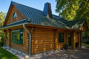 Wohnen wie im Urlaub – hochwertiges Rundstammhaus mit Pool auf 810 m² Grundstück (Provisionsfrei)
