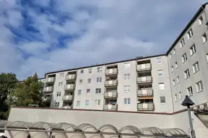 ***GEMÜTLICHE WOHNUNG MIT BALKON IM GEPFLEGTEM MFH-AUFZUG-TIEFGARAGENSTELLPLATZ*** – Philippstr. 8, 9130 Chemnitz – Vorschaubild 8