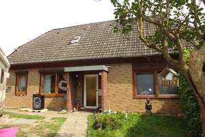 Massives Einfamilienhaus in zentraler Lage – Die vollständige Adresse der Immobilie erhältst du vom Anbieter., 29303 Bergen – Vorschaubild 1