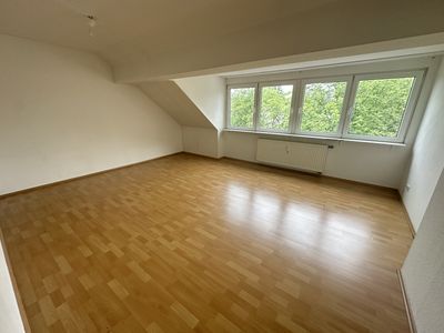 2-Zimmer Dachgeschosswohnung am Klinikum Essen