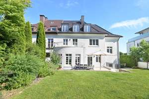 Hochwertig kernsanierte Villa mit viel Ausstrahlung und Atmosphäre in Alt-Bredeney
