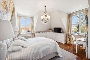 Loftartiges Wohnen in ruhiger Sackgassenlage – Galerie, Kamin, Westbalkon und maßgefertigte Landhaus – Die vollständige Adresse der Immobilie erhältst du vom Anbieter., 22417 Langenhorn, Hamburg – Vorschaubild 12