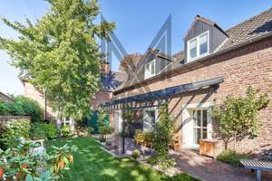 Ein Zuhause mit Geschichte – außergewöhnliche Gartenwohnung in historischer Hofanlage
