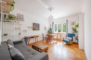 Bezugsfrei: Familiengerechter Altbau mit Balkon und Spielplatz ums Eck – Die vollständige Adresse der Immobilie erhältst du vom Anbieter., 12165 Steglitz, Berlin – Vorschaubild 1