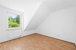 Moderne 3-Zimmer-Eigentumswohnung mit großzügiger Loggia und zwei Stellplätzen in Burgfarrnbach – Würzburger Str. 446, 90768 Atzenhof, Burgfarrnbach, Fürth – Vorschaubild 9