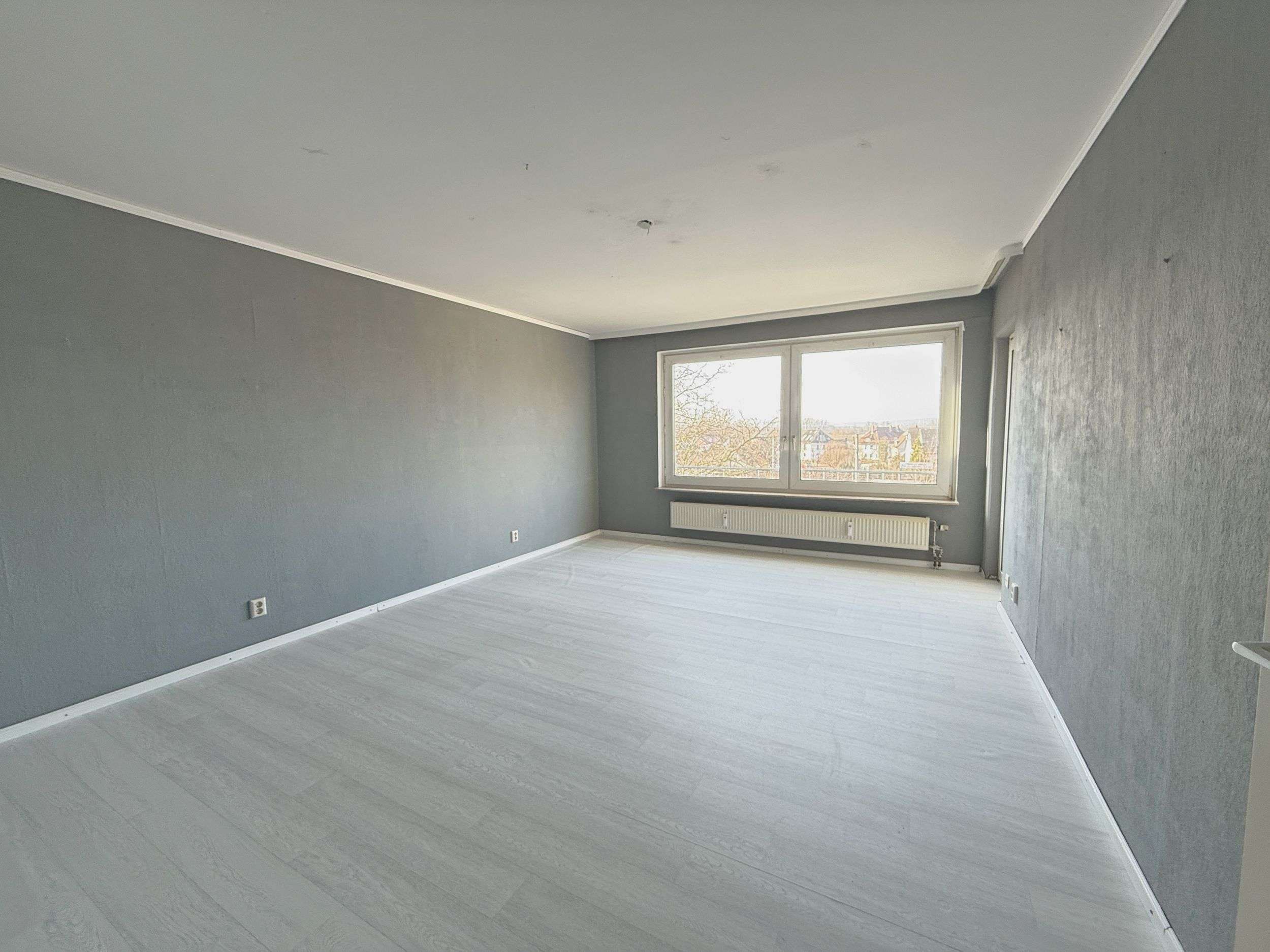 Immobilie in Laatzen - Helle 4-Zimmer-Wohnung mit Balkon in Laatzen auf Erbpacht!  - Bild 7