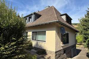 BONN OBERKASSEL freist. Einfam. Haus mit ca. 200 m² Wfl., 841 m² GrSt. Keller, Garage, Baugrundstück – Die vollständige Adresse der Immobilie erhältst du vom Anbieter., 53227 Oberkassel, Bonn – Vorschaubild 64
