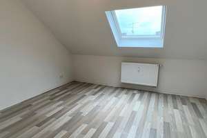 * charmante DACHGESCHOSS 2 ZKG Wohnung mit gemütlichen Holzbalken * Abstellkammer * Ohne Aufzug – Die vollständige Adresse der Immobilie erhältst du vom Anbieter., 66115 Burbach, Saarbrücken – Vorschaubild 4