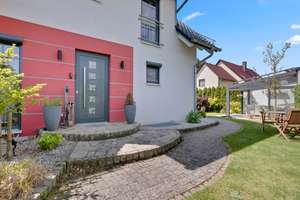 Raumwunder! Energieeffizientes Einfamilienhaus mit traumhaftem Garten, Wintergarten und Pool – Die vollständige Adresse der Immobilie erhältst du vom Anbieter., 95490 Mistelgau – Vorschaubild 9
