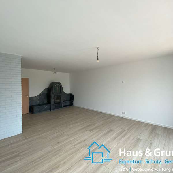 *** schönes Mittelreihenhaus mit Wintergarten - Garten u. Garage - in verkehrsberuhigter Lage **