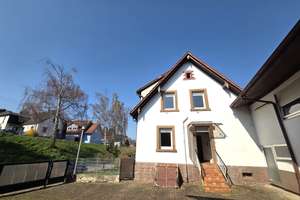 FAMILIENHAUS MIT 5 ZIMMERN, KÜCHE MIT GROßER VORRATSKAMMER, KLEINER GARTEN UND TERRASSE... – Die vollständige Adresse der Immobilie erhältst du vom Anbieter., 76228 Grünwettersbach, Karlsruhe – Vorschaubild 5