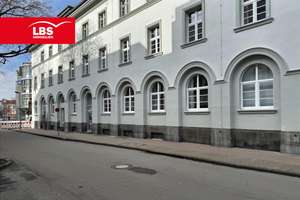 Schöne Altbauwohnung mit Balkon und Stellplatz in Krefeld-Uerdingen