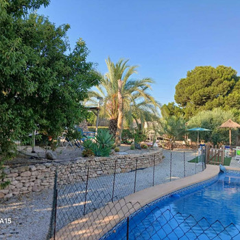 Spektakuläres Anwesen von 31.200 m² mit Pool und Ausbaumöglichkeit