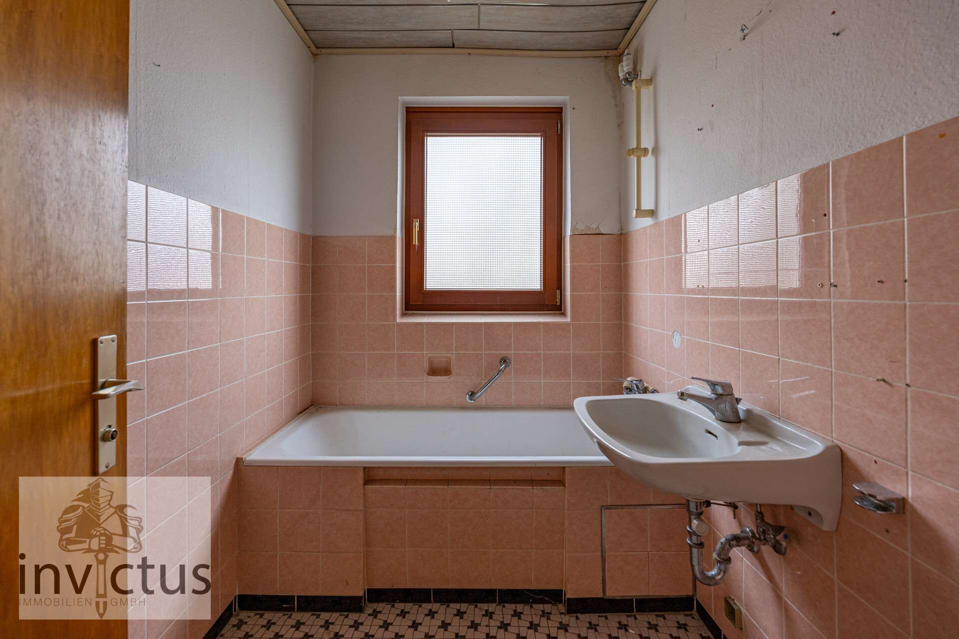 Immobilie in Leingarten - Ein Haus mit Haltung – Großzügiges Wohnkonzept mit Entwicklungsperspektive in bevorzugter Wohnlage - Bild 6