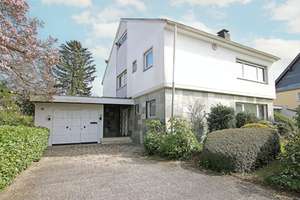 Klassisches Architektenhaus mit Traumgarten und Ausbaupotential in ruhiger Wohnlage von K-Holweide