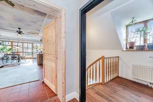 Gemütlich, hell und kunstvoll – 2,5-Zimmer-Wohnung mit 120 m² Gartenparadies – Die vollständige Adresse der Immobilie erhältst du vom Anbieter., 81249 Altaubing, München – Vorschaubild 3