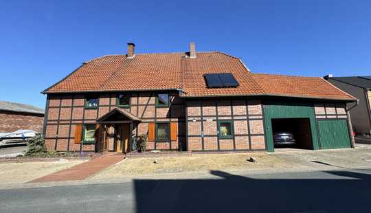 Bild von Peine OT Schmedenstedt / Ansprechendes Fachwerk-Einfamilienhaus mit Werkstatt, Nebengebäuden u