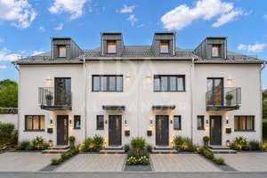 Neubau! Stilvolles Reihenmittelhaus in ruhiger Lage von Olching! – Die vollständige Adresse der Immobilie erhältst du vom Anbieter., 82140 Olching – Vorschaubild 2