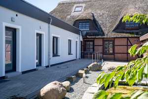 Idyllisches Wohnen im Grünen: Moderne Wohnung zur Miete in Bliesdorf, Schashagen – Brodauer Str. 5, 23730 Ostholstein (Kreis) – Vorschaubild 1