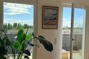 Helle 58 qm Dachgeschosswohnung mit großem Balkon – Berlin Hbf / Tiergarten – Die vollständige Adresse der Immobilie erhältst du vom Anbieter., 10557 Moabit, Berlin – Vorschaubild 2