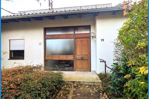+++RESERVIERT+++Charmantes Wohnhaus in ruhiger Siedlungslage – Die vollständige Adresse der Immobilie erhältst du vom Anbieter., 84367 Tann – Vorschaubild 1