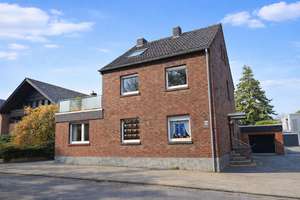 Viel Platz für Familie & Vermietung – Haus mit Einliegerwohnung Dachterrasse und Garten
 – Wendelinusstraße 47, 52134 Herzogenrath – Vorschaubild 1
