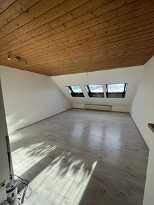 Renovierte 2-Zimmer-Wohnung im 2. OG in Schömberg
