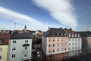 Über den Dächern von Neuhausen: 3 Zimmer, Traumblick & unschlagbar niedriges Wohngeld – Volkartstraße 63, 80634 Dom Pedro, München – Vorschaubild 3