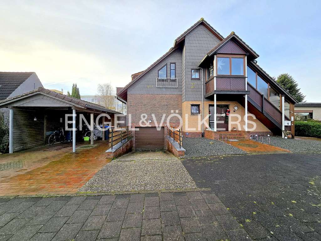 Immobilie in Jever - Zweifamilienhaus in Jever: Solides Investment mit Mietsteigerungspotenzial - Bild 1