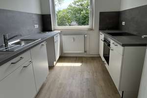 HH-Lurup, frisch renovierte 3,5-Zi im 2. OG – Swattenweg 1, 22547 Lurup, Hamburg – Vorschaubild 2