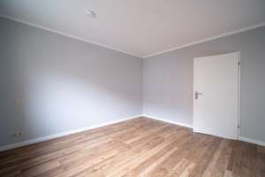 Stilvolle, helle, teilmöblierte 2 Zi Whg mit Tiefgarage und EBK – Kärntner Str. 00, 65203 Biebrich, Wiesbaden – Vorschaubild 12