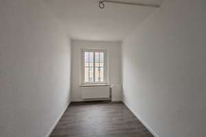 Drei Zimmer mit großem Balkon...! – Mittelfeldstraße 58, 6862 Roßlau, Dessau-Roßlau – Vorschaubild 5