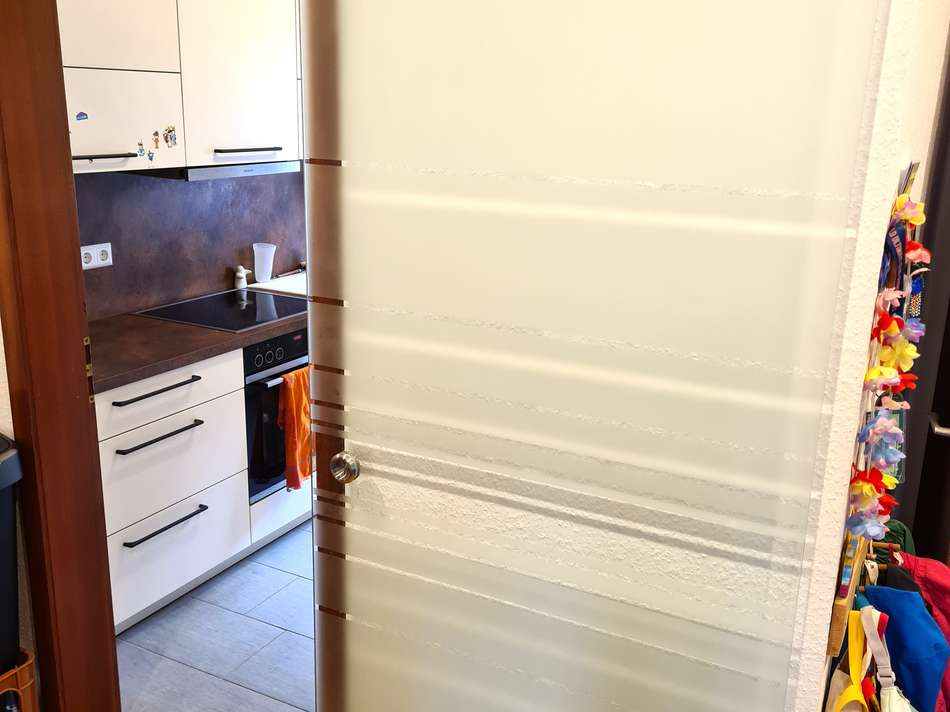 mit Glasschiebetür