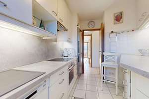 Außergewöhnlich gepflegte 2-Zimmer-Wohnung mit Südost-Balkon und TG-Platz in Perlach-Süd – Die vollständige Adresse der Immobilie erhältst du vom Anbieter., 81739 Altperlach, München – Vorschaubild 3