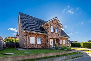 Bremerhaven - Leherheide // Unabhängig und nachhaltig wohnen: Stadtvilla mit PV, Speicher und Wärmep