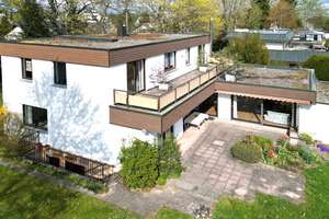 Attraktiver 1-Familien-Bungalow nebst 2 Garagen und Privatstraßenanteil in bevorzugter Wohnlage – Die vollständige Adresse der Immobilie erhältst du vom Anbieter., 78050 Villingen, Villingen-Schwenningen – Vorschaubild 1