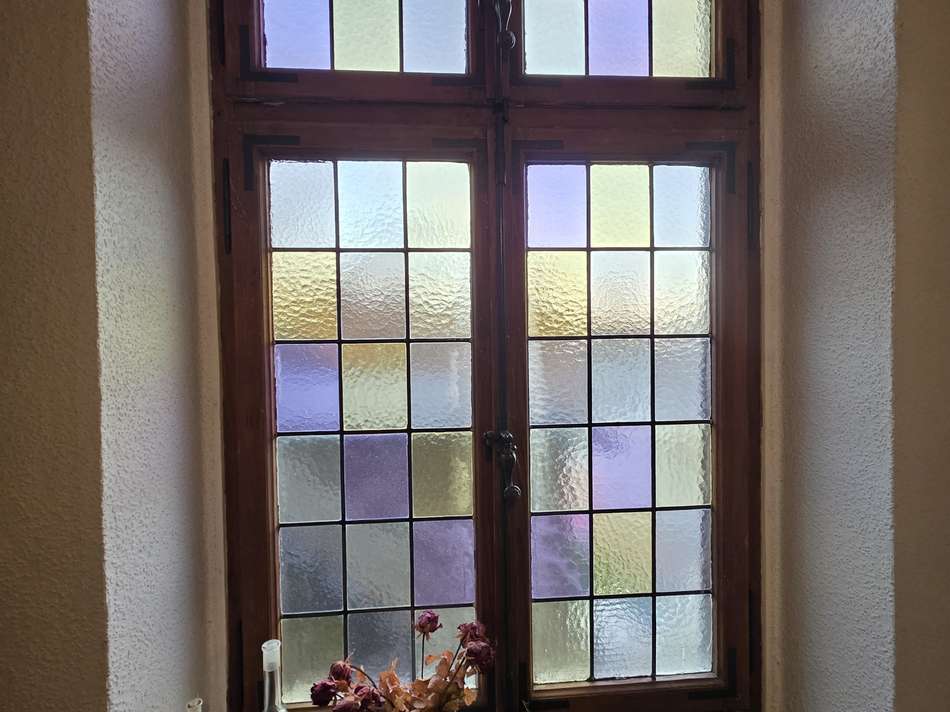 dekokratives-Glasfenster 