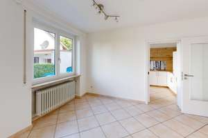 Großzügige Doppelhaushälfte mit Garten, Balkon und Garage in ruhiger Lage von Gaimersheim – Die vollständige Adresse der Immobilie erhältst du vom Anbieter., 85080 Gaimersheim – Vorschaubild 9