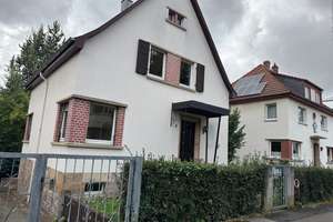 *** EINFAMILIENHAUS mit großem Garten in Anliegerstraße in Zentrumslage der Kreisstadt ALZEY *** – Die vollständige Adresse der Immobilie erhältst du vom Anbieter., 55232 Alzey – Vorschaubild 1